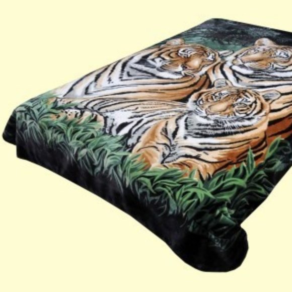 Solaron King 3 Tigers Mink Blanket Green Background - Picture 3 of 7